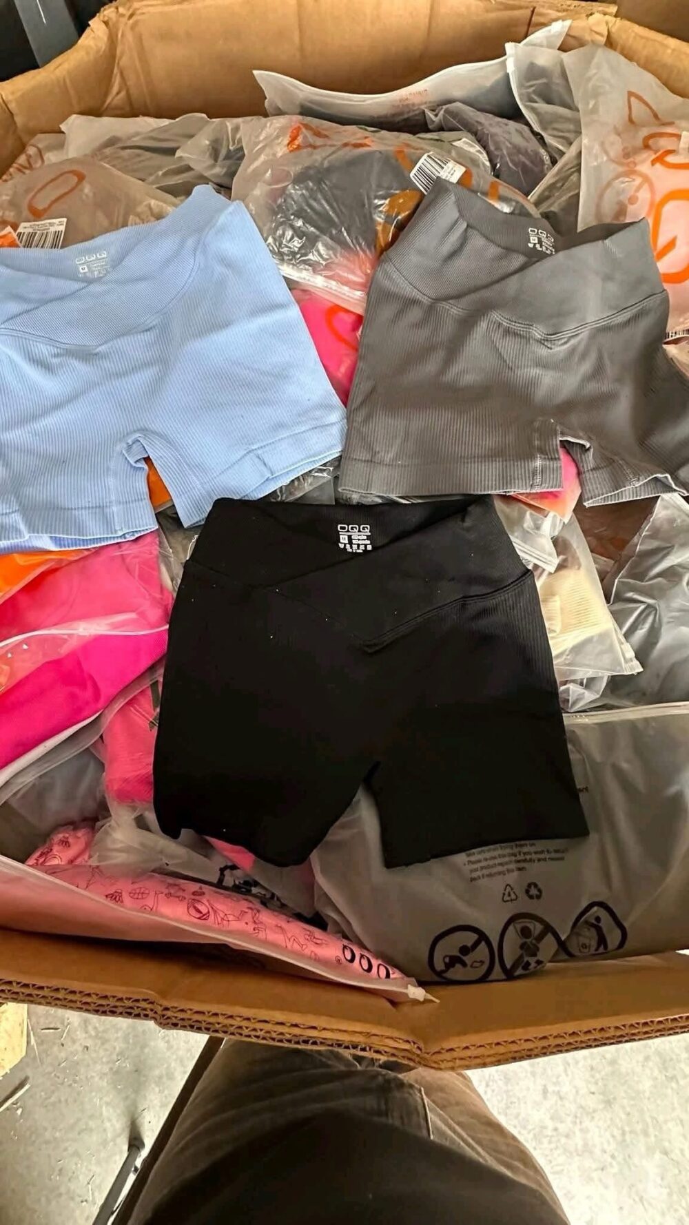 OQQ CLOTHING PALLETS - Image 6