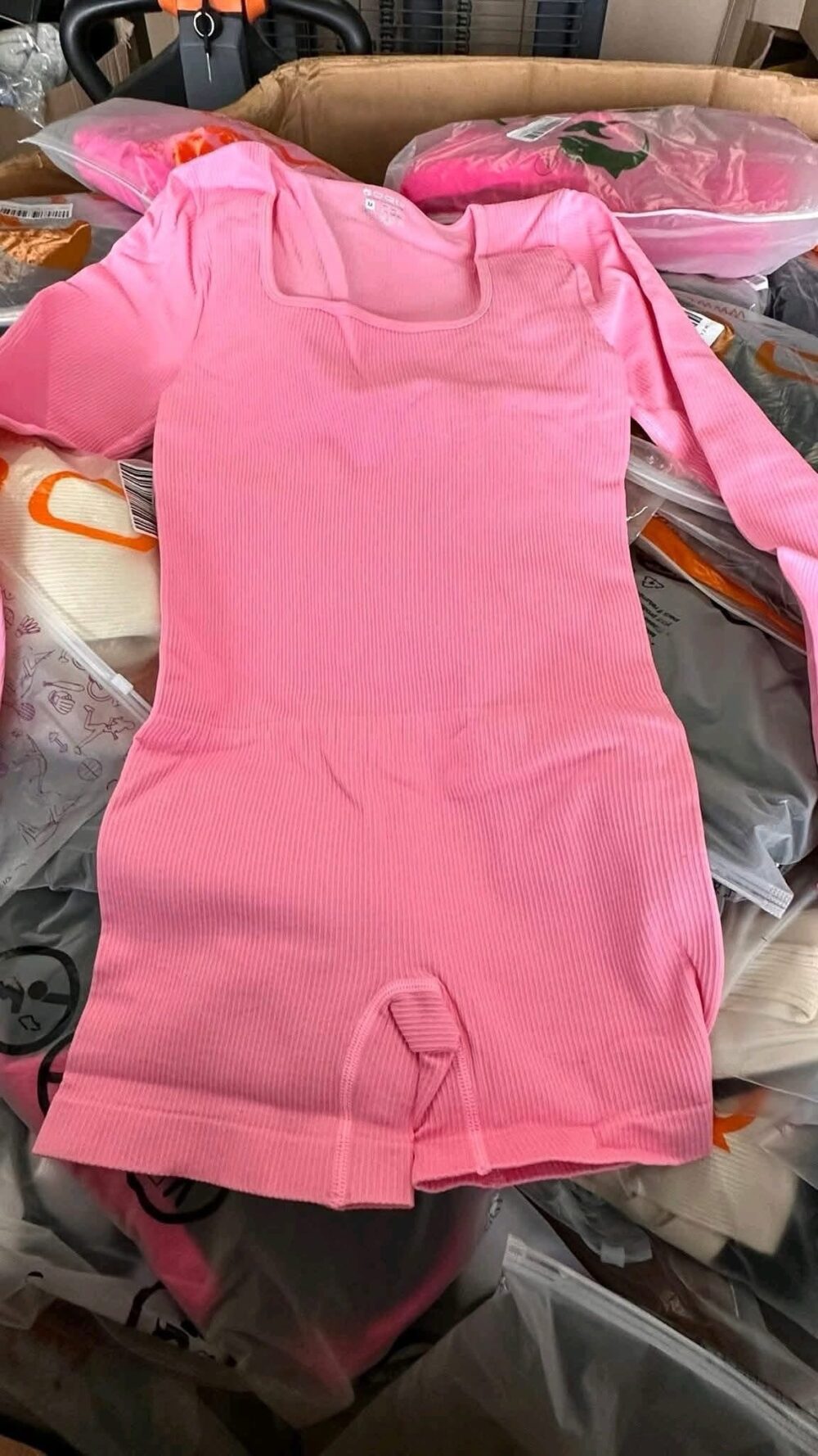 OQQ CLOTHING PALLETS - Image 7