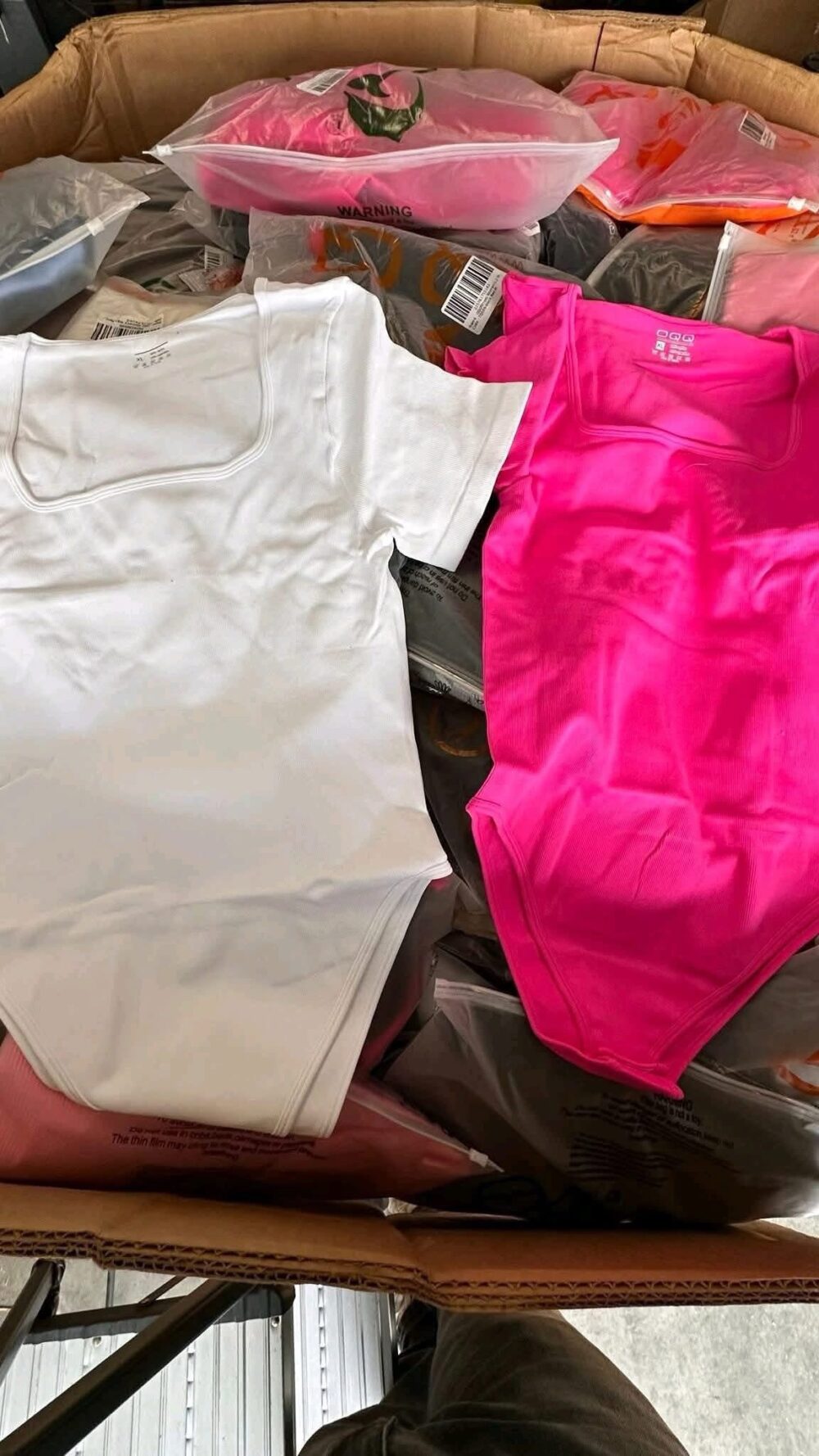 OQQ CLOTHING PALLETS - Image 5