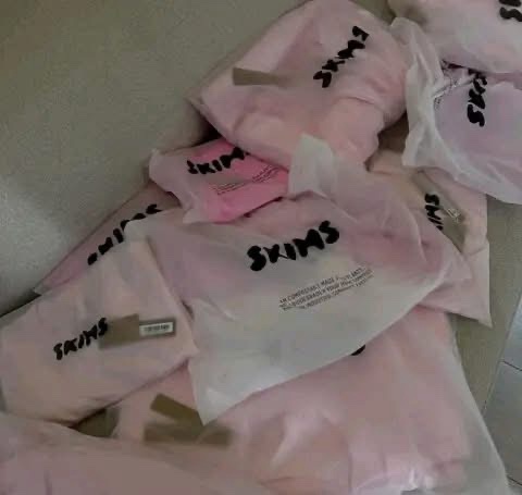 Skims Clothing Pallets - Image 3