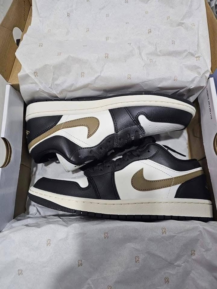 Nike and Jordans Sneakers Pallets - Image 5