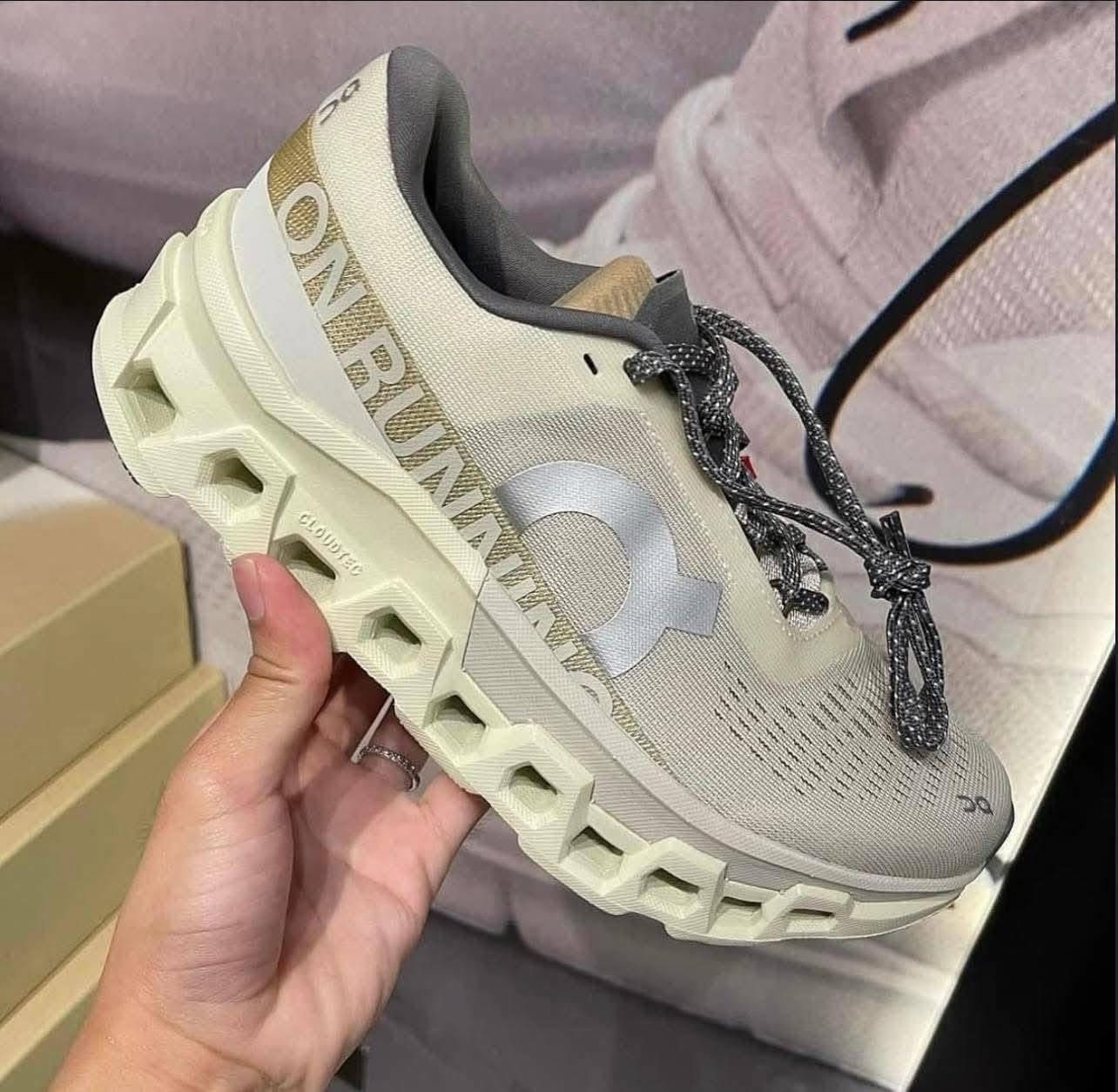 On Cloud Shoe Pallets - Image 3