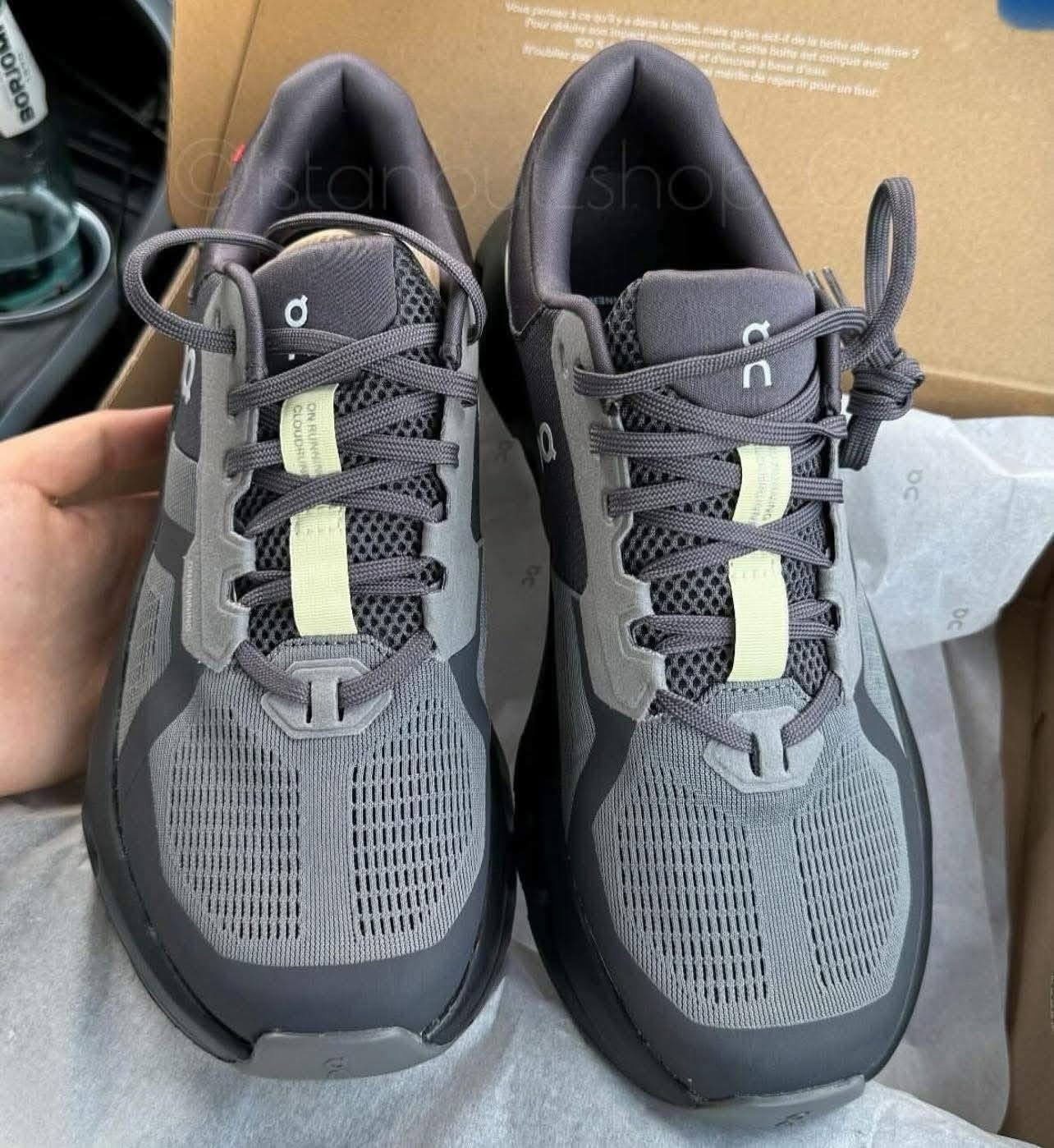 On Cloud Shoe Pallets - Image 4